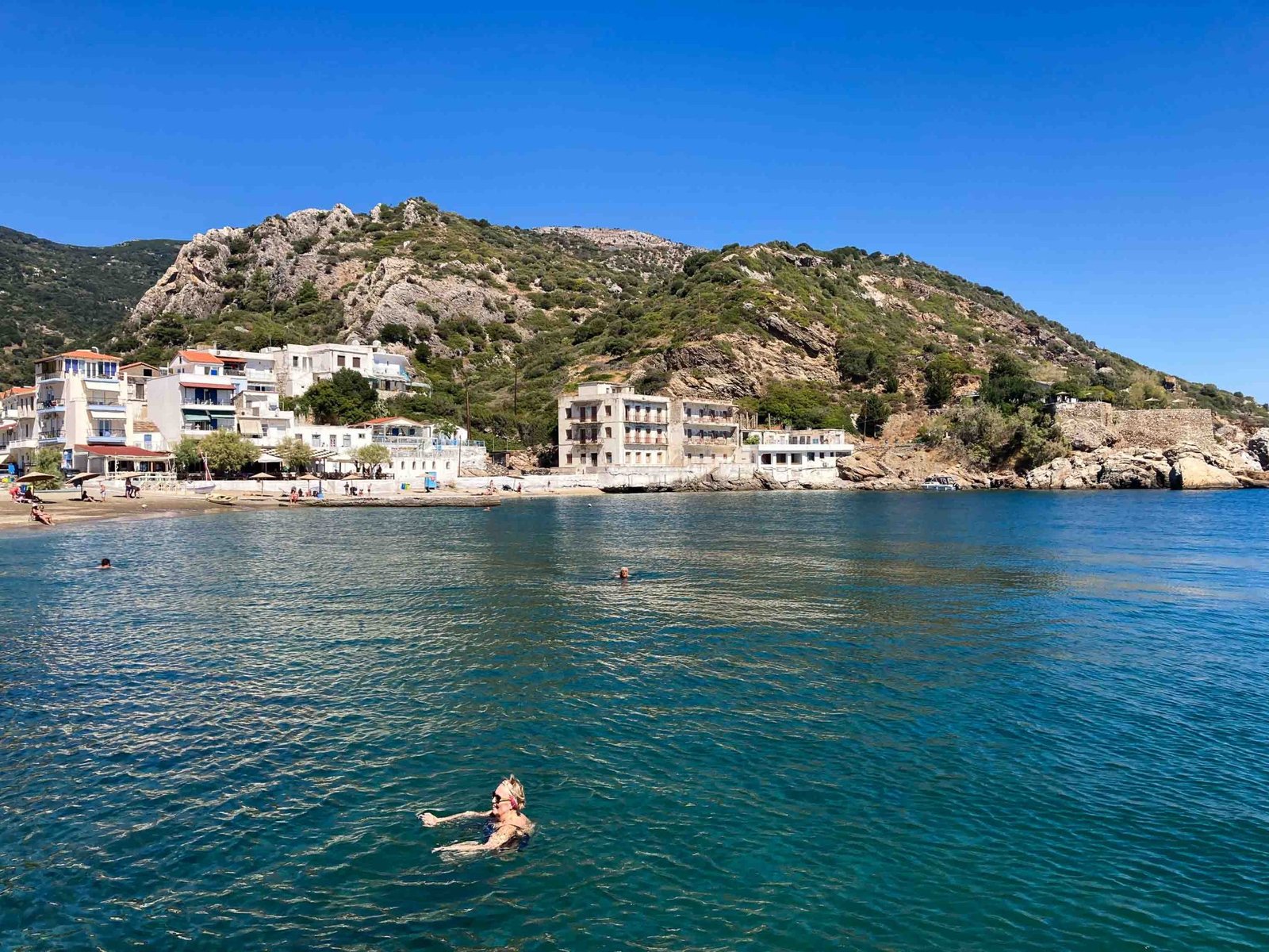 How to live well (and long) according to the Greek island of Ikaria